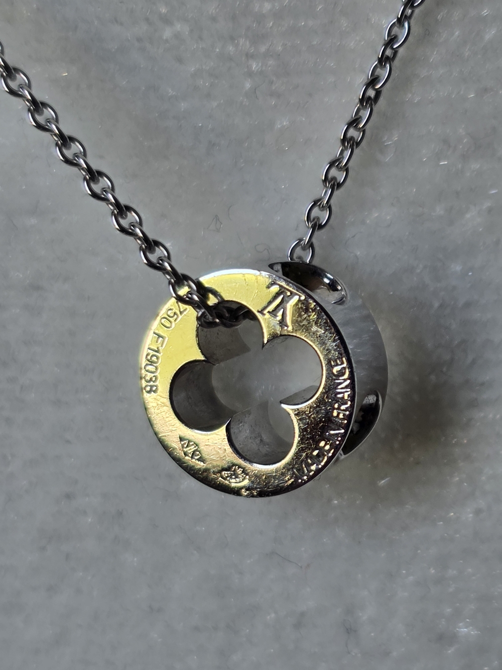 Louis Vuitton Silver Monogram Clover Pendant Necklace - Picture 8 of 10
